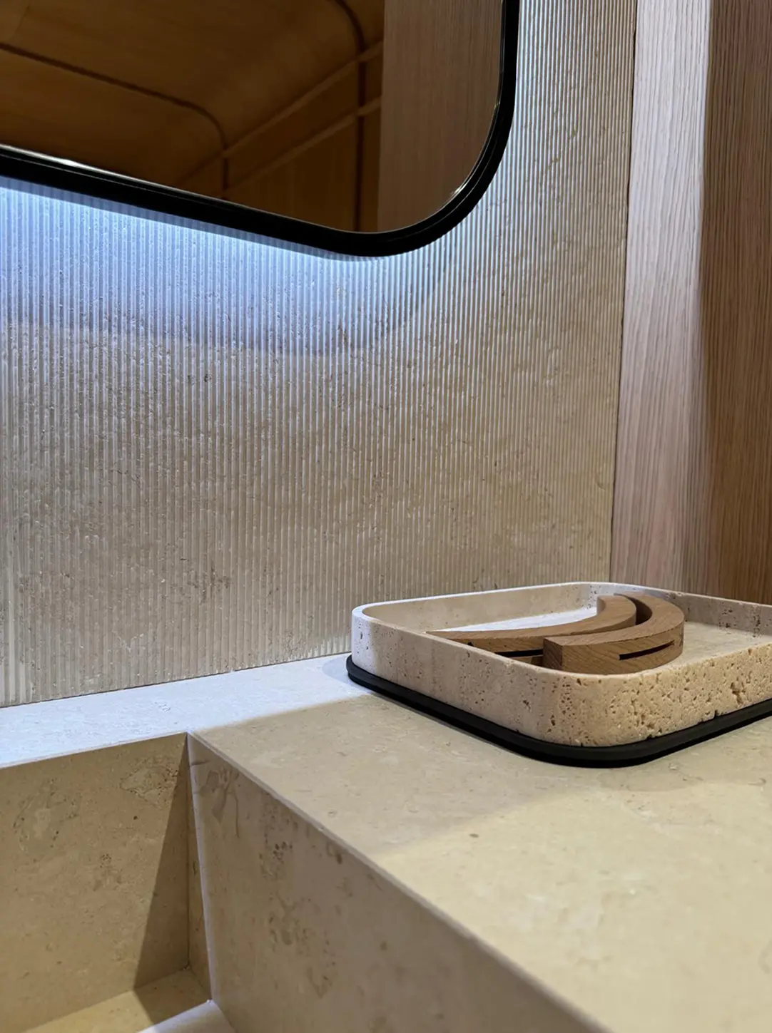 PRIVATE OFFICES — dettaglio 2 della lavorazione in pietra naturale