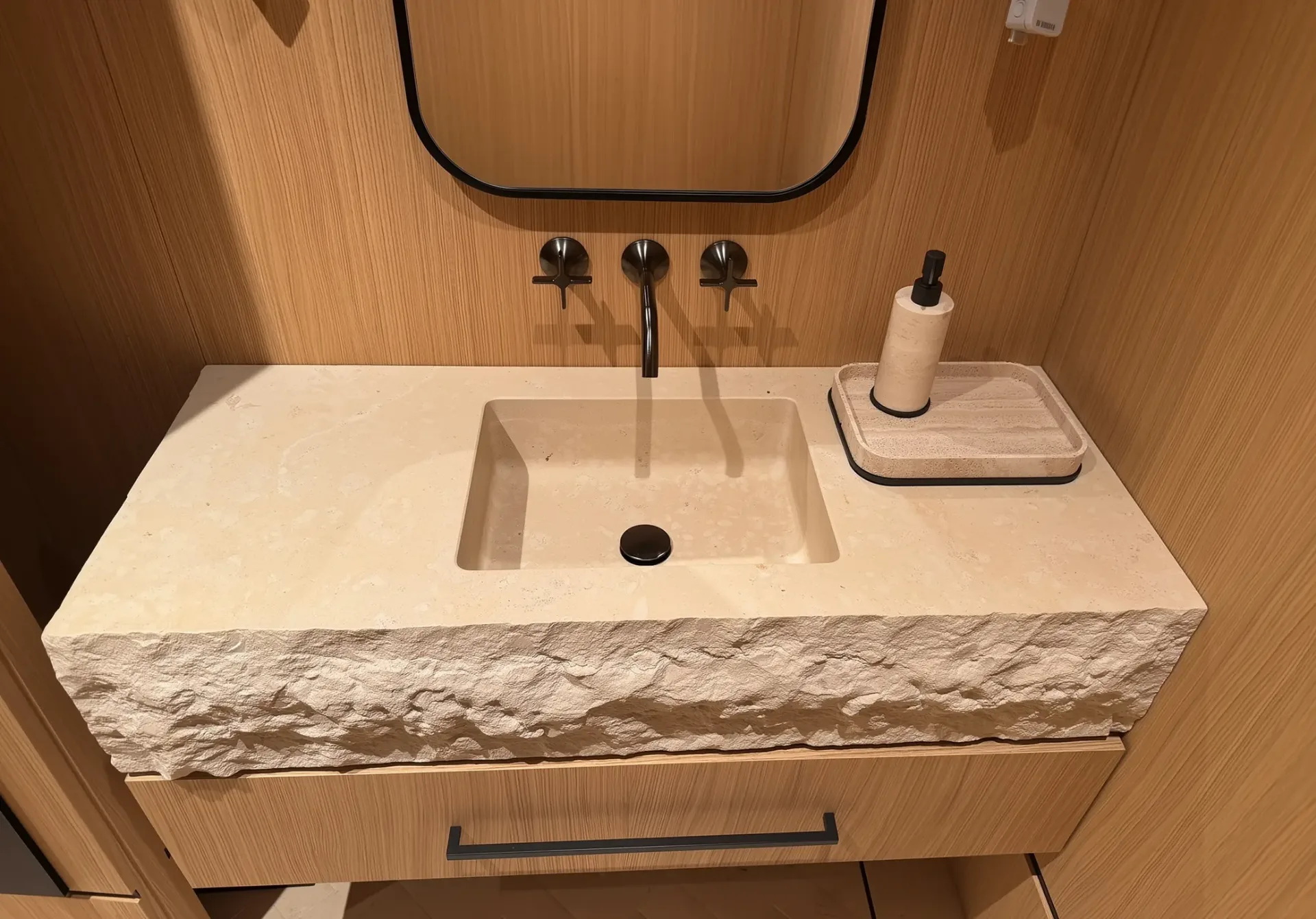 PRIVATE OFFICES — dettaglio 5 della lavorazione in pietra naturale